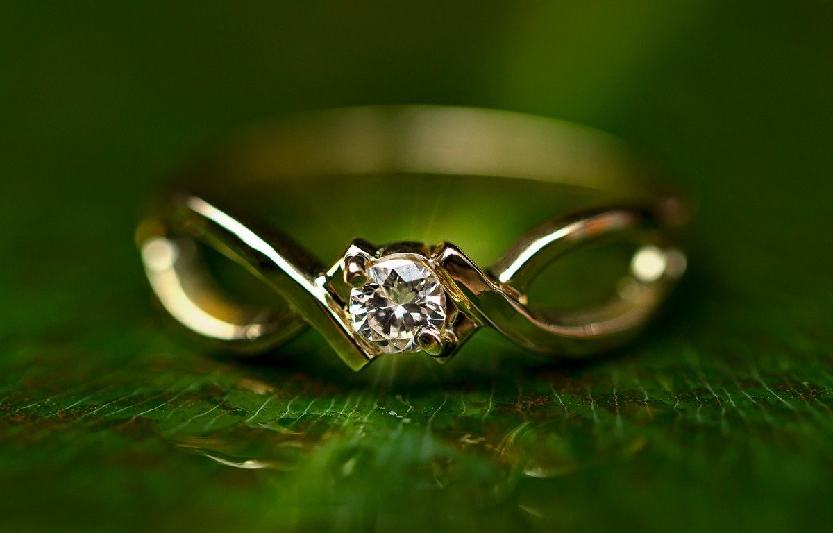 18k Ring Yellow Gold for Womens with Diamond Jewelry Relationship and Wedding - Zalupe