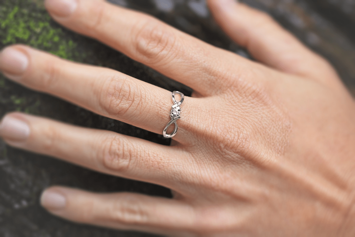 18k Ring White Gold for Womens with Diamond Jewelry Relationship and Wedding - Zalupe