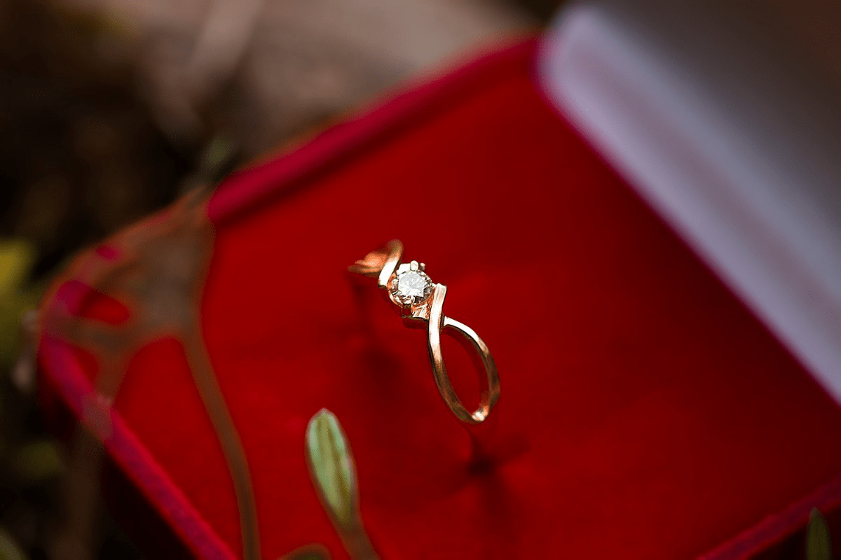 18k Ring Rose Gold for Womens with Diamond Jewelry Relationship and Wedding - Zalupe