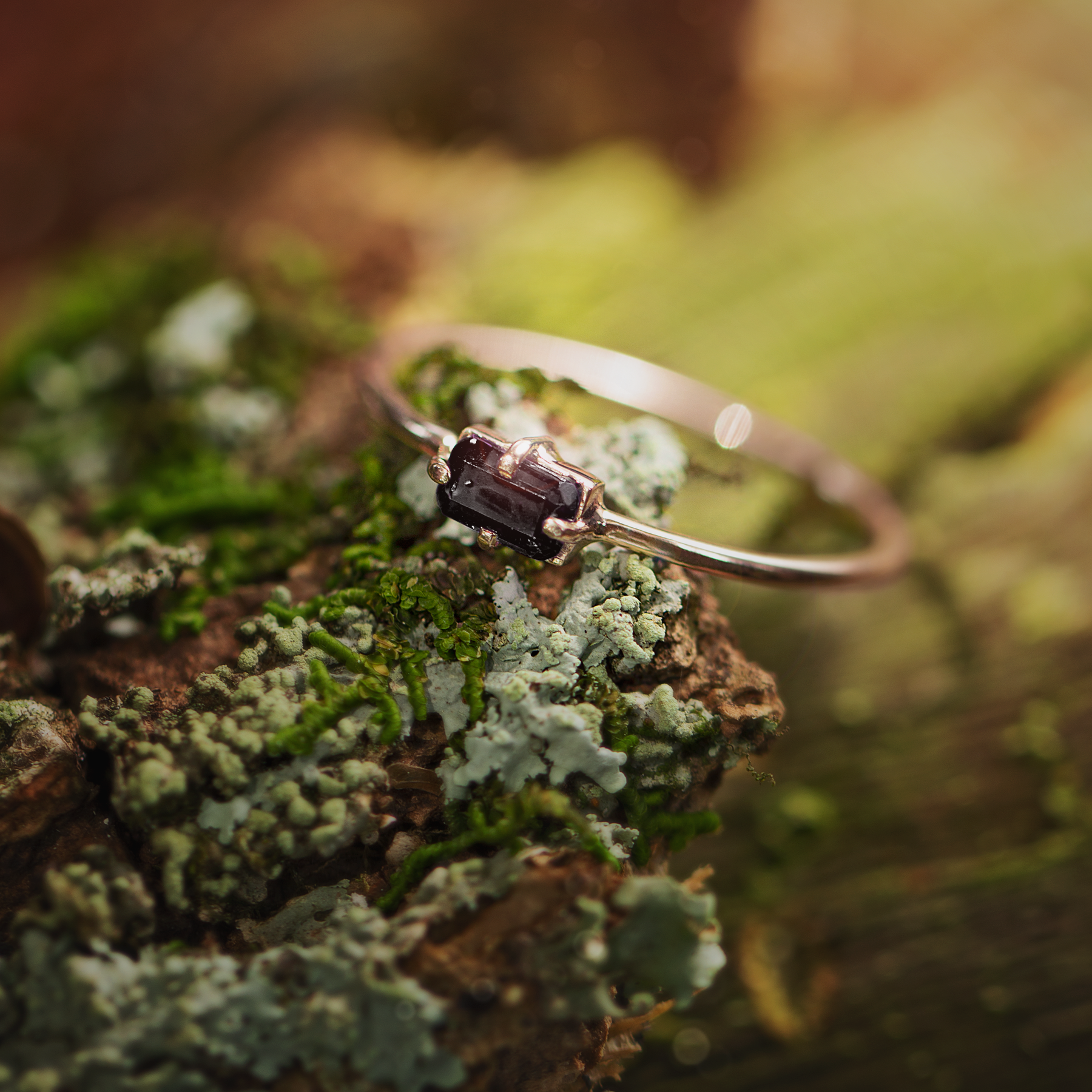 18k Female Rose Ring Black Agata Stone Sideboard Power Jewelry Luxury - Zalupe