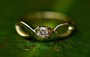 18k Ring Yellow Gold for Womens with Diamond Jewelry Relationship and Wedding - Zalupe