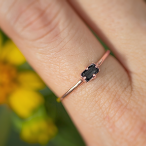 18k Female Rose Ring Black Agata Stone Sideboard Power Jewelry Luxury - Zalupe