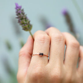 18k Female Rose Ring Black Agata Stone Sideboard Power Jewelry Luxury - Zalupe